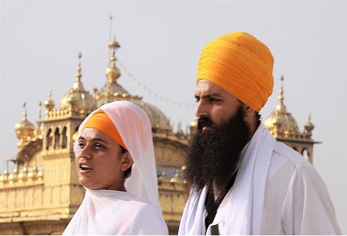 Artigo - As Origens Religiosas do Sikhismo – Monoteísmo Hindu e Conexão com o Islã
